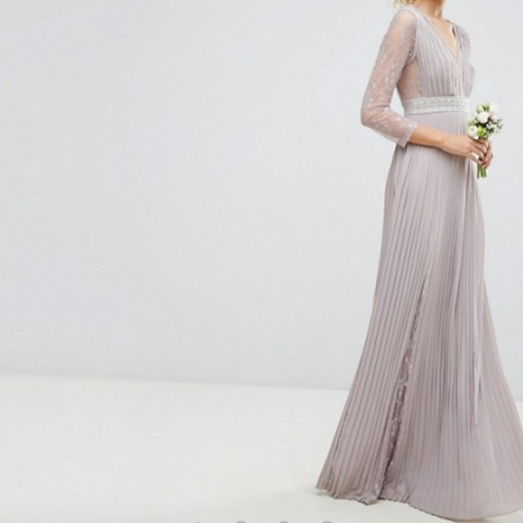 Tall Pleated Maxi Dress With Long Sleeves and Lace - Picture 2 of 4